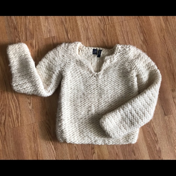 Vintage Gap wool sweater in a go-with-everything cream! - Picture 2 of 3